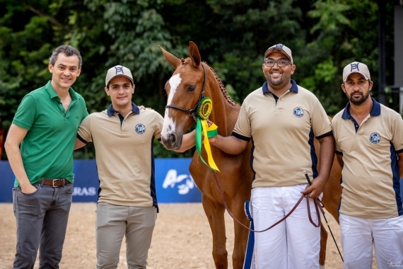 Nice TW, campeã na exposição de Potras na categoria 06 a 12 meses.